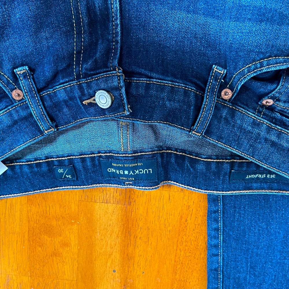 Lucky Brand men’s straight fit 34x30 blue jeans